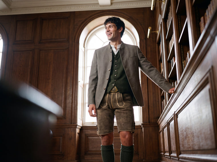 How should a Lederhose fit?