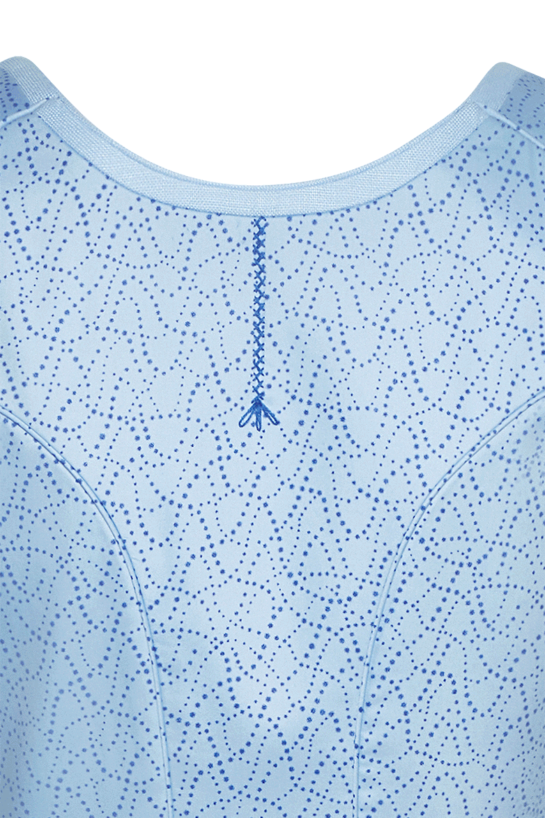 At the centre - Image 7