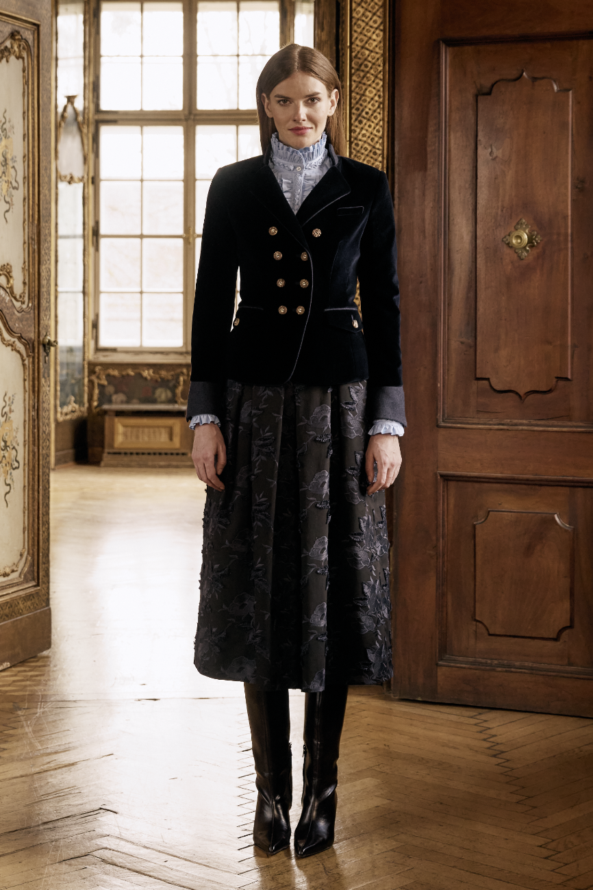 Velvet jacket with lapels - Image 7