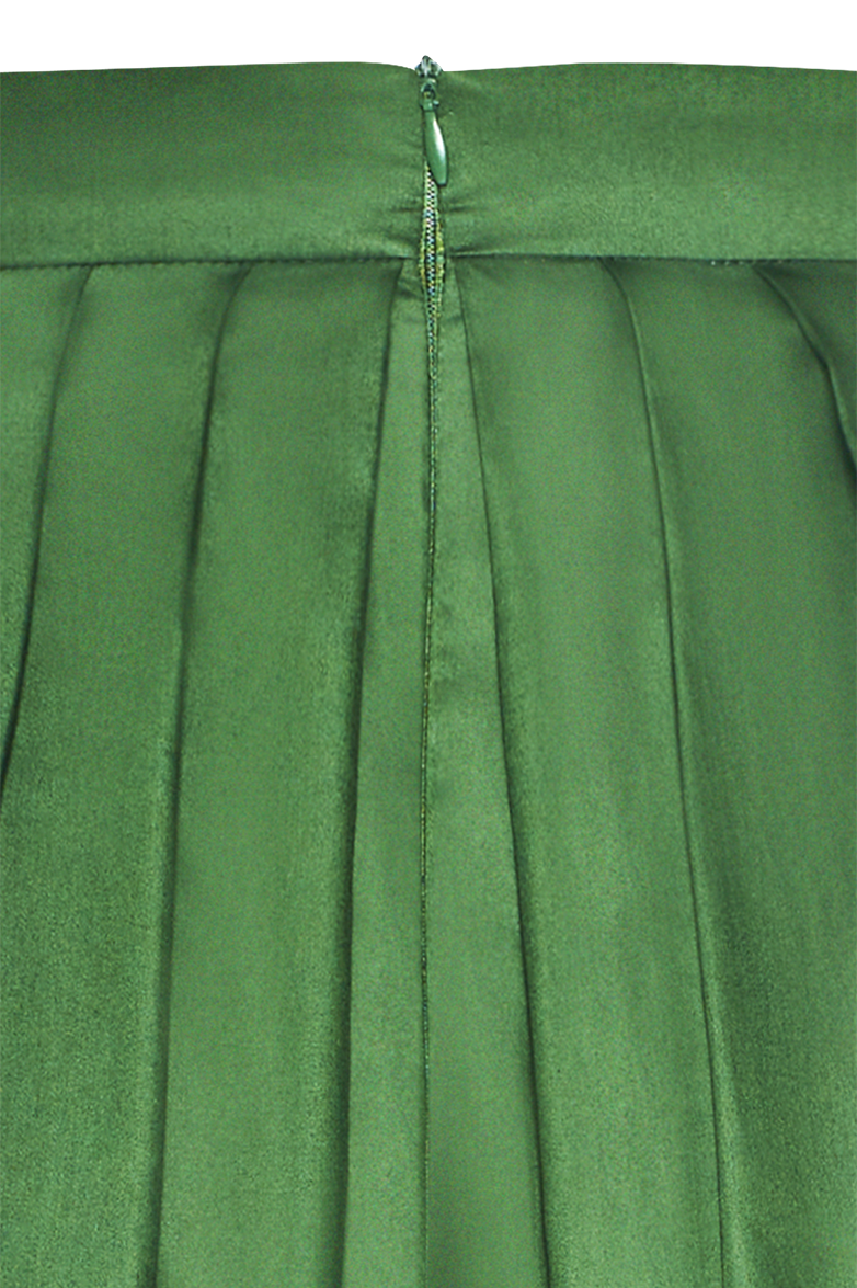 Beautiful pleats - Image 4