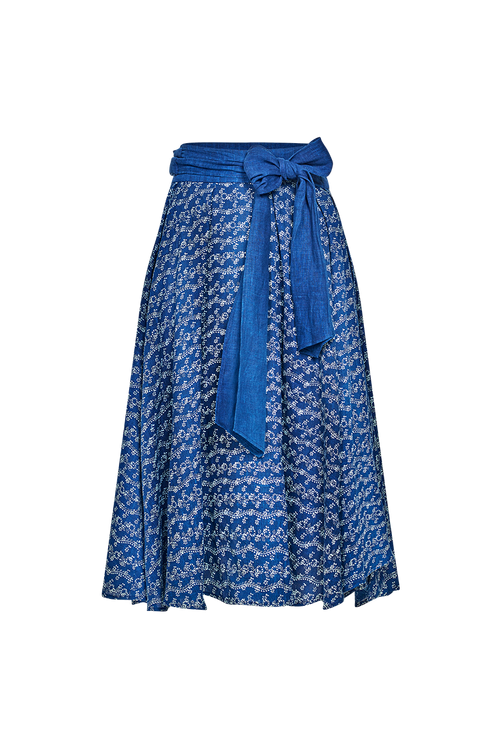 Wrap skirt in blue print