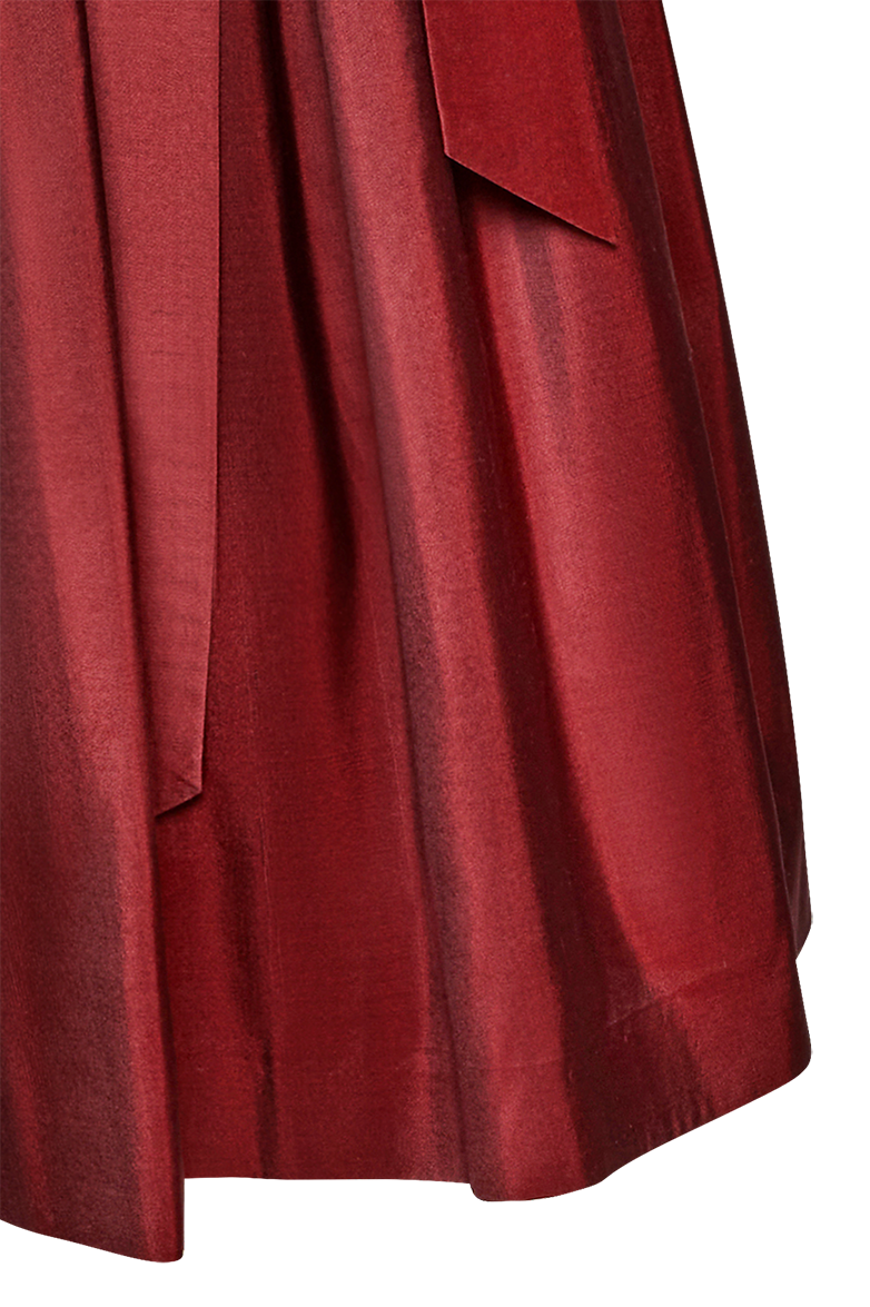 Masterfully embroidered - Image 3