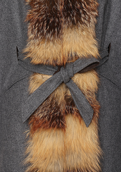 Reversible cape with fur trim - Image 5