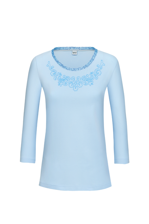 Shirt with floral wool-thread embroidery
