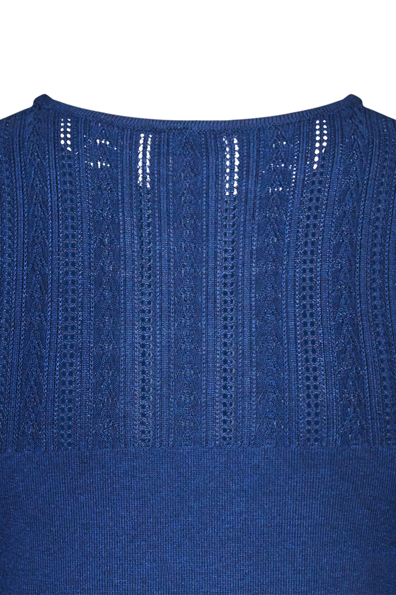 Fitted dress with artful knitted patterns - Image 5